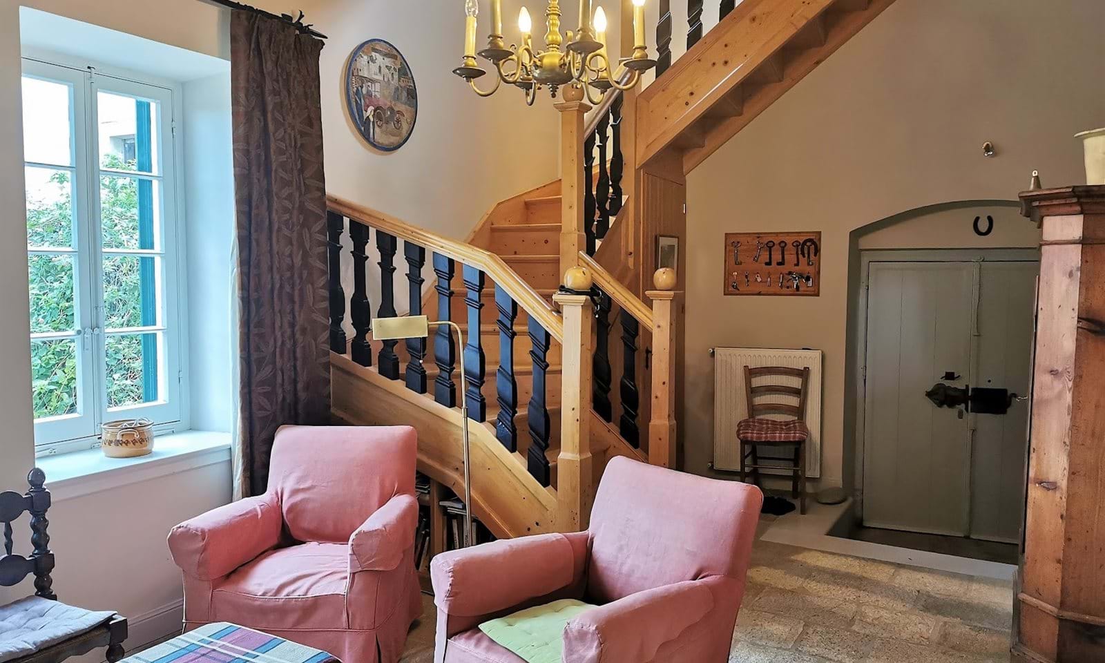 EG mit Holztreppe Haus auf Korfu kaufen