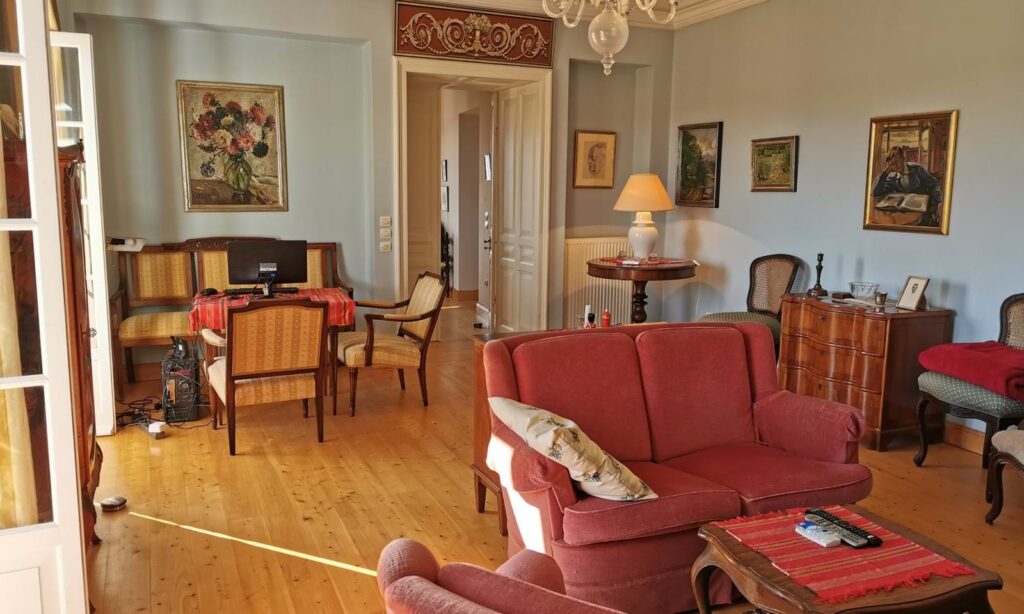 Wohn- und Essbereich der Immobilie auf Korfu, Historisches Anwesen